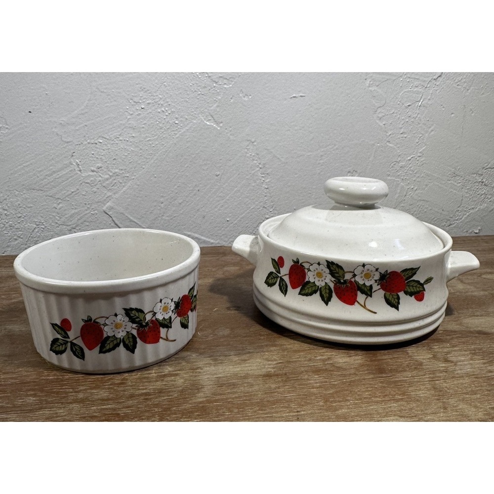 Sheffield Strawberries n Cream Stoneware / 1 Mini Casserole w/lid & 1 Ramekin